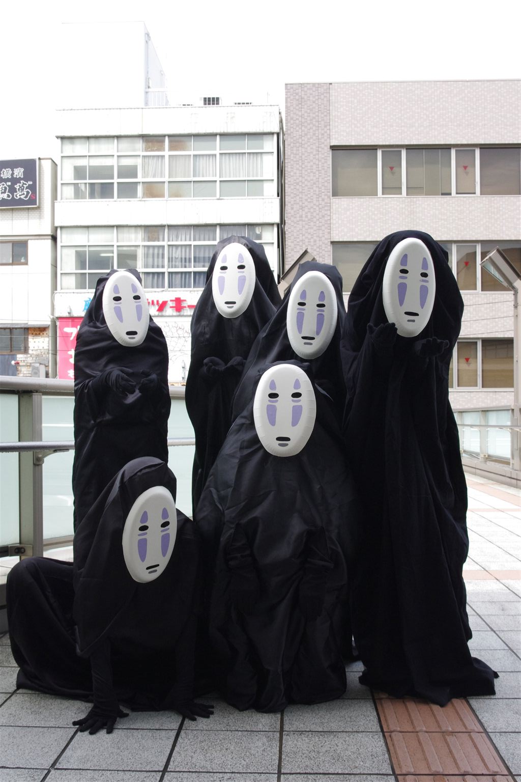 ハロウィンにカオナシのコスプレをしていくのはおすすめしない熊本・東京のホームページ ウェブ制作会社株式会社エフ楽天 Yahoo運営サポート