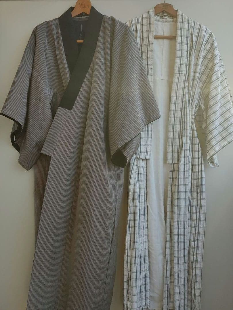 浴衣の図解2 旅館とかで用意されてる浴衣 続きで、温泉旅館で浴衣の上に着るものも図解してみました。 なお、帯 は前で結んでも後ろで結んでも構いませんが、寝る時は前で結んだほうがいいと思います