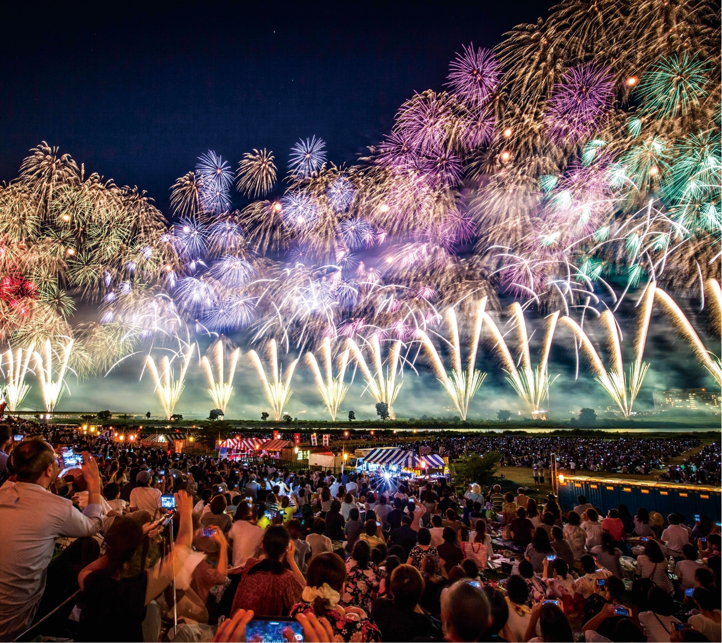 お知らせ 7月18日 金 ・19日 土 の2日間にわたり、「大祓式」及び「夏祭り およど」を斎行いたします。大祓式は、知らず知らず犯した罪や穢れ、病魔を人の形に模した形代に移し、祓い清めることで、これから半年の無病息災を願う神事です。 ◎大祓式 7月19日16時30