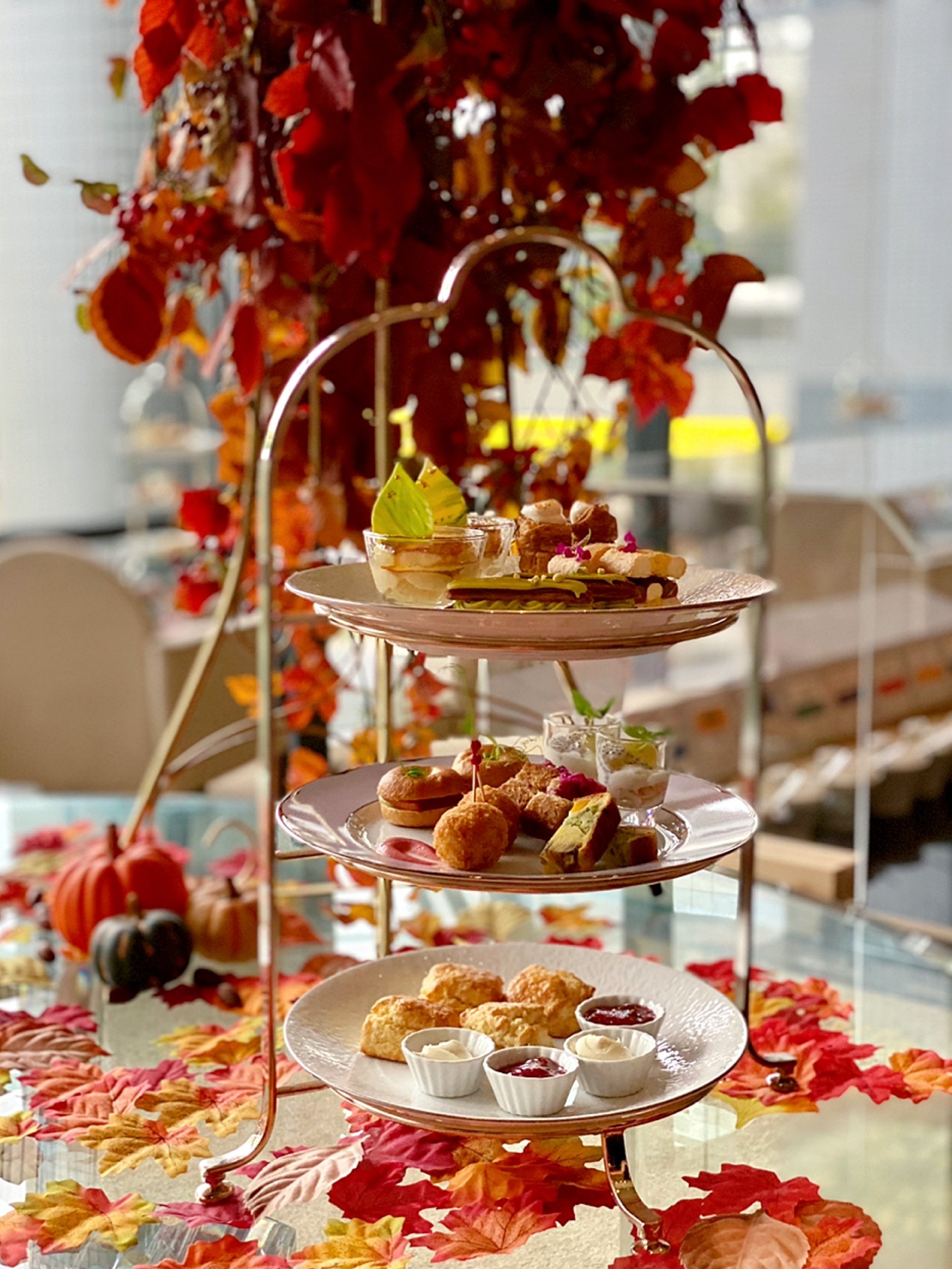 輝くスイーツにときめく、「ハリー・ウィンストン×パーク ハイアット 東京」の優雅なアフタヌーンティー！ – STORYストーリィオフィシャルサイト