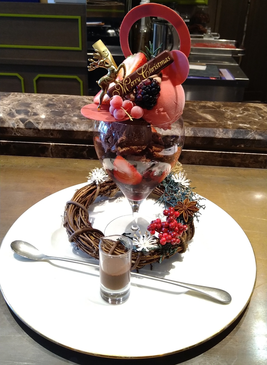 🎄 東京の美味しい冬パフェおすすめ8選, ⁡, 今回は東京の冬パフェ, を8軒まとめてみました, ⁡, 渋谷・代官山・浅草・恵比寿,などのカフェを紹介しています, ⁡, 1. THE NEW NORMAL, @tnn_ebisu, 📍 東京都渋谷区恵比寿南2-3-13 2F,🚃 恵比寿駅 徒歩5分, ⁡, 2. ASAKUSA YOROZU CAFE, @yorocafe, 📍