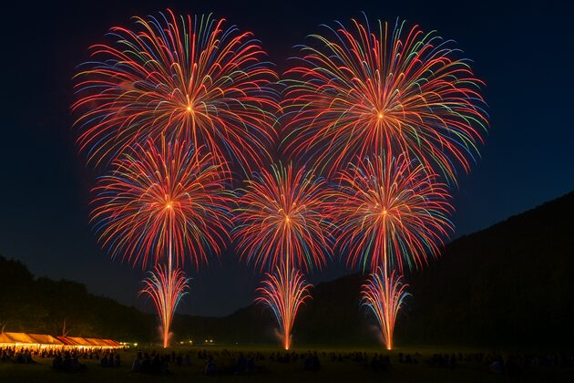 このイベントは終了しました 2025年版！長野 諏訪湖祭湖上花火大会 はいつ？見どころや特別な臨時列車もご紹介！*and trip. たびびと