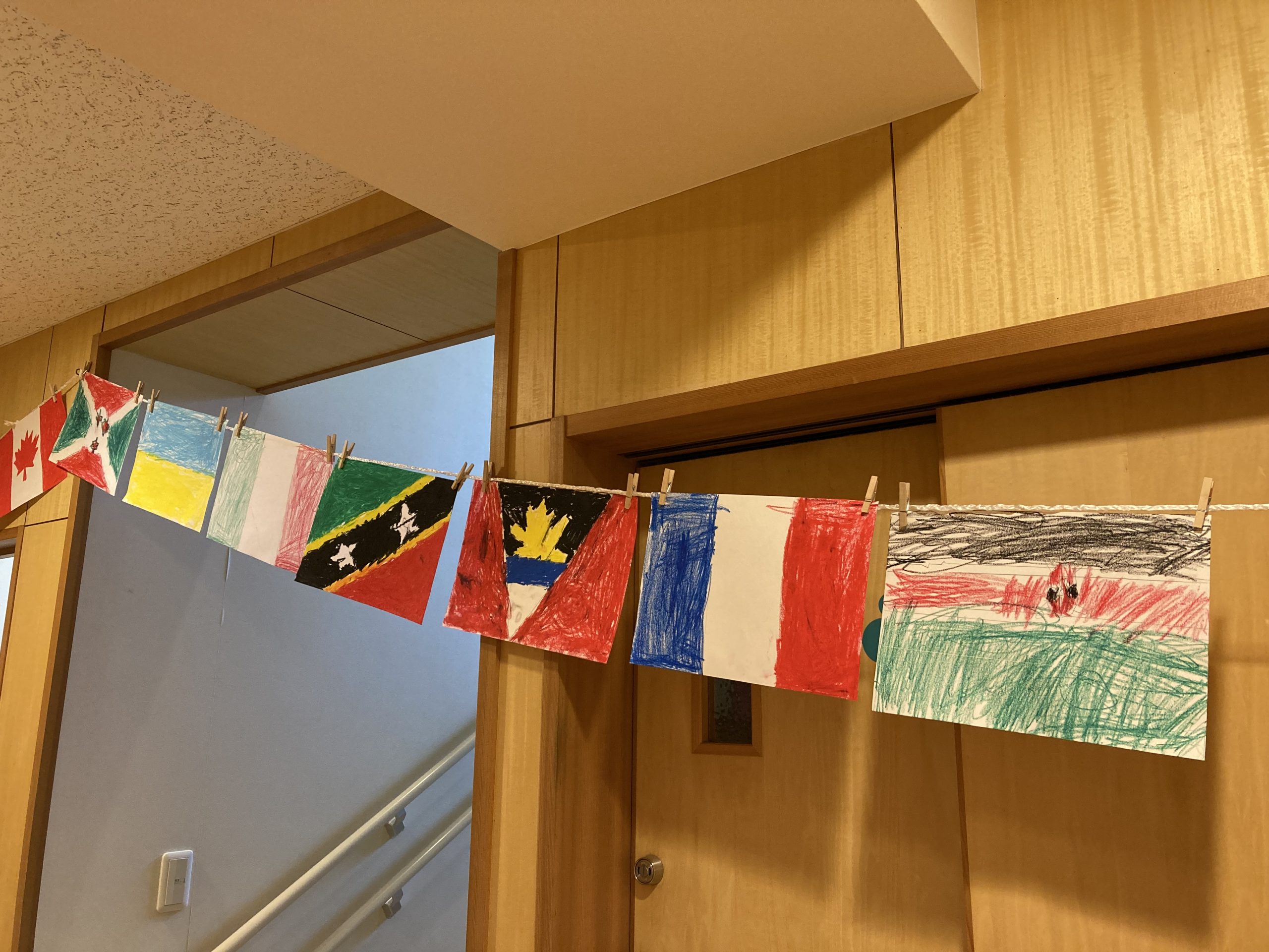 万国旗づくりをしました