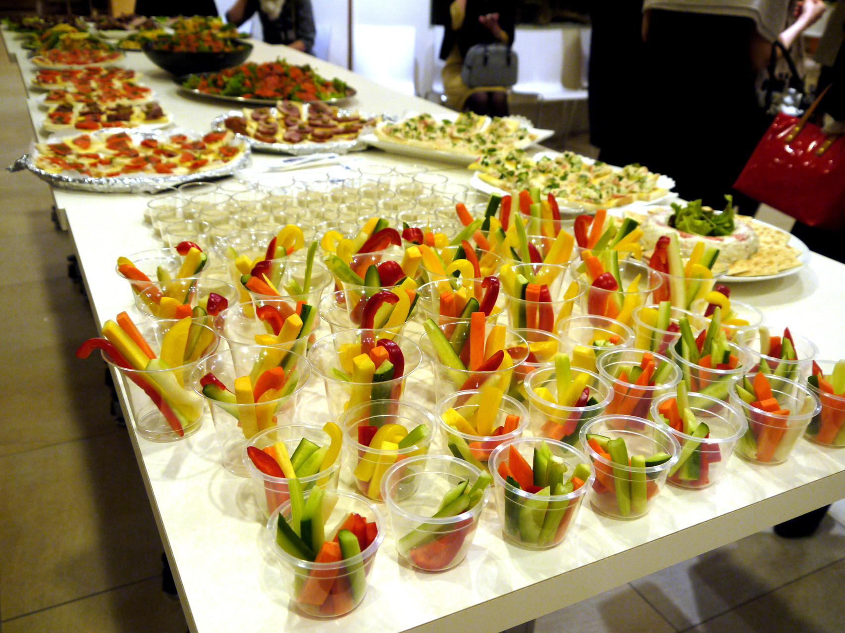 夏のパーティー料理 簡単ごちそう！３０分で華やか夏の持ち寄り料理６品 キッシュ チキン南蛮 夏野菜と豚肉の重ね焼き 夏野菜 前菜 ワイン おつまみ おうち居酒屋 作り置き 夕ご飯 簡単レシピ