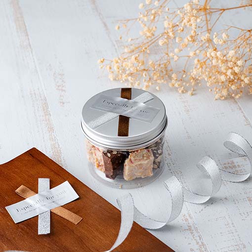 リンツ Lindt バレンタイン チョコ 2025 彼氏 プレゼント バレンタインチョコレート 生チョコ 可愛い おしゃれ お菓子 会社 個包装チョコ 2024 チョコレート スイーツ 高級バレンタインチョコレートミツケヨ