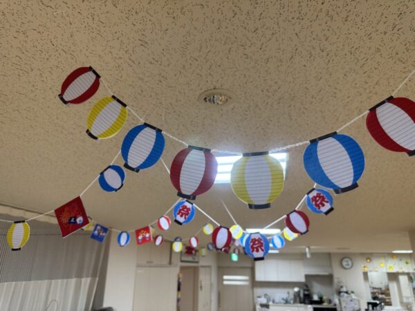 夏祭り準備＜飾り＞特別養護老人ホーム南風園
