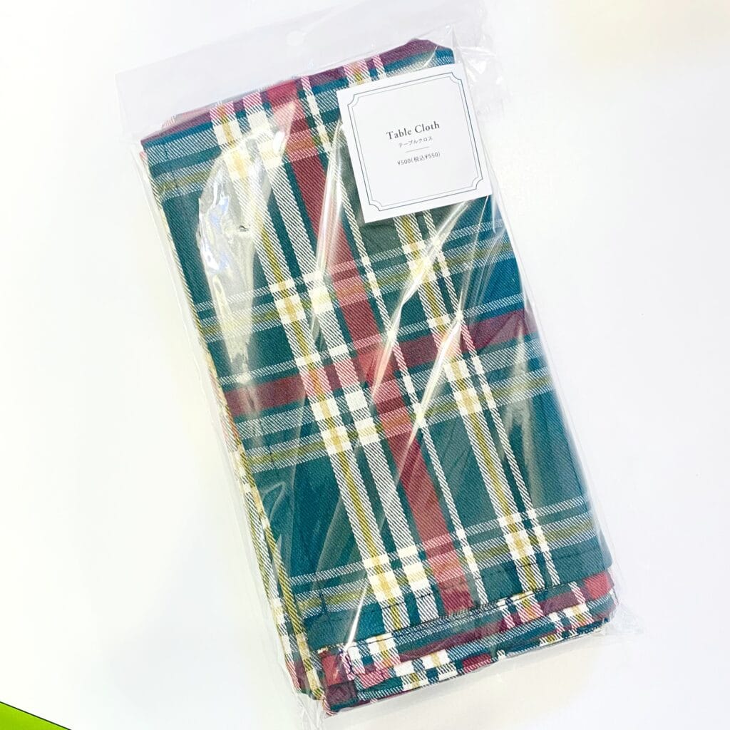 AmazonZLUKUO テーブルランナー クリスマステーブルクロス 様式3 クリスマス クリスマステーブルコーディネート テーブルクロス 新生活クリスマス飾り 食卓飾り 防汚 チェック柄 35*200 格子縞の縁 北欧 テーブル保護 フリクロス 家庭用 業務用 テーブルマット