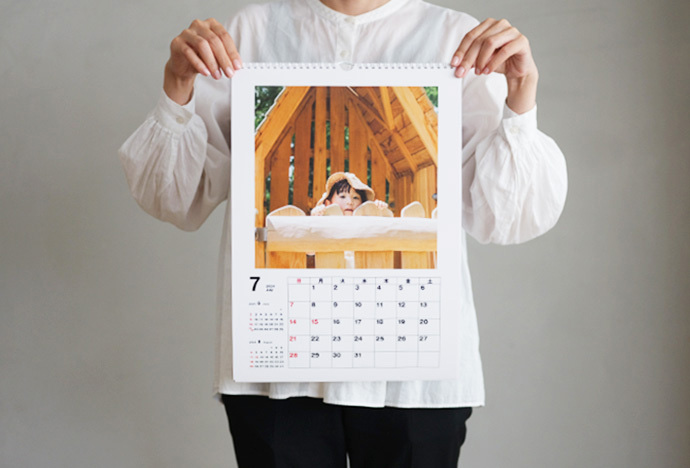 カレンダーのプレゼント富士フイルムのフォトカレンダー2025