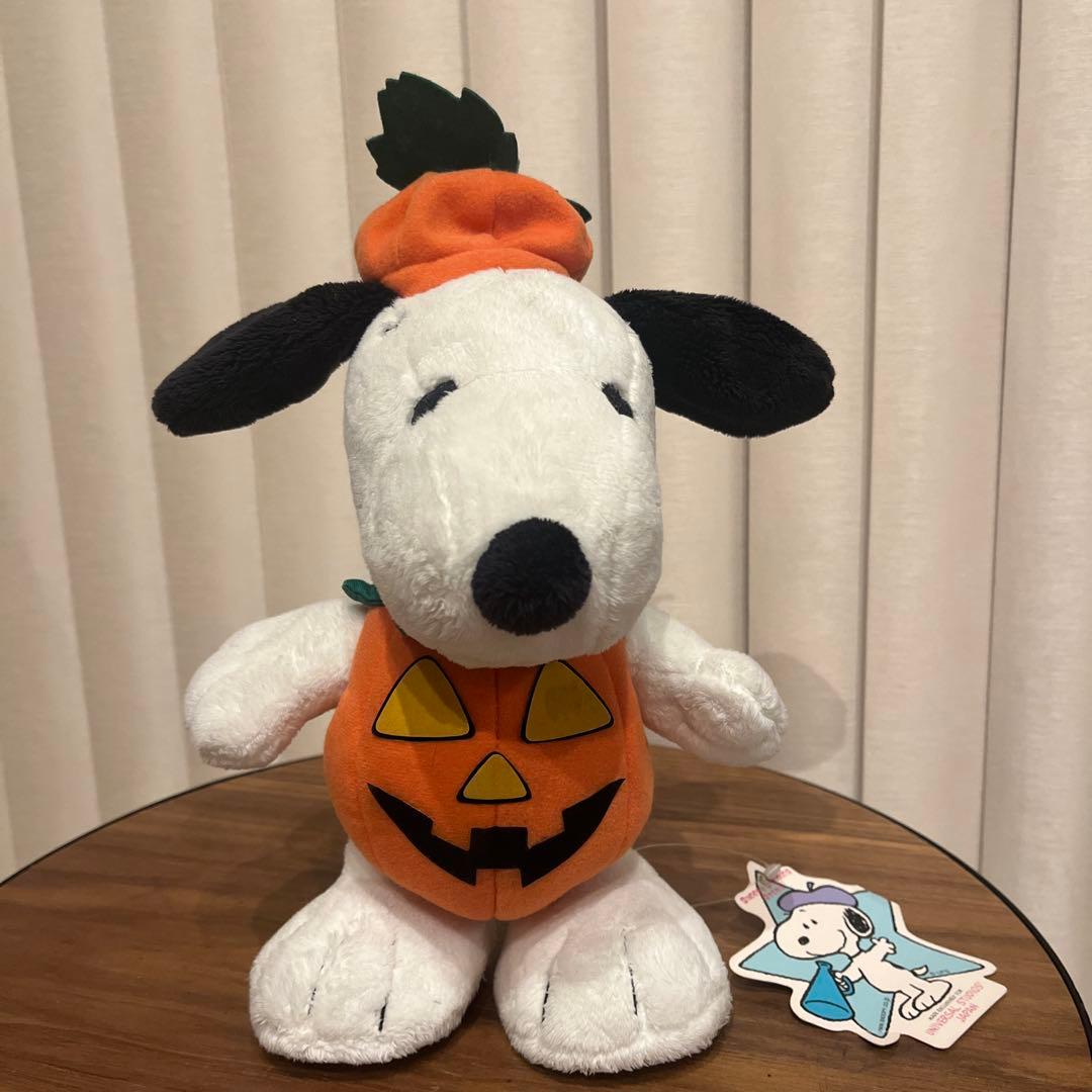 ハロウィン限定☆ スヌーピーの巾着2枚セット！ 価格 2,300円 .パークの最新情報は、サイトでもご紹介していますのでお時間がありましたらプロフィール@usj365 からサイトもご覧ください☆usjuniversalstudiosuniversalstudiosjapanユニバーサルスタジオ