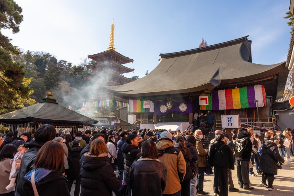 高幡不動の初詣、混雑はいつまで？気になる美女とは？副ブロ