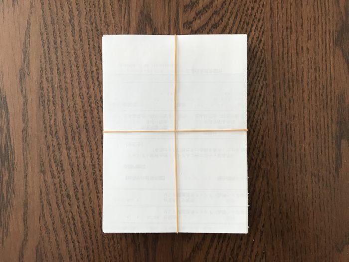 ファイルも輪ゴムも使いません」 古い年賀状の保管方法がこちら – grapeグレイプ