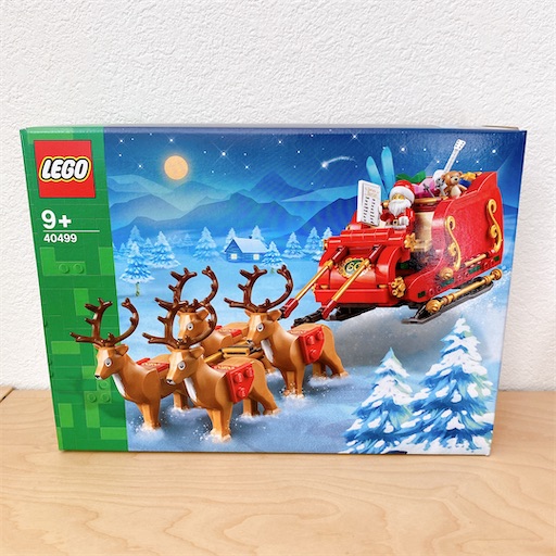 クリスマス☆ソリ☆サンタクロース トナカイ サンタとトナカイとプレゼントを積んだソリの