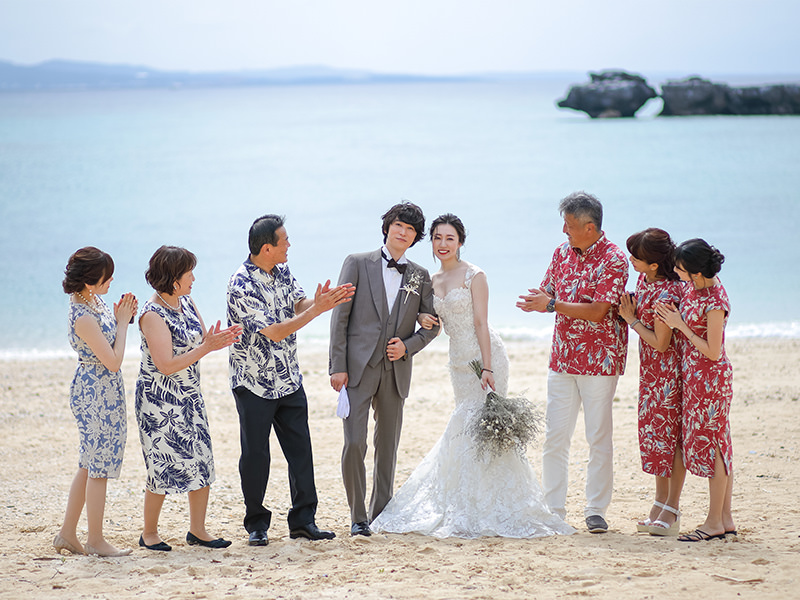 🤵👰💒💍💐 ラジオ営業の先輩の結婚式に参列してきました。 本当に素敵な式で、新郎新婦のおふたりの人柄があらわれているんだなと感じました。幸せを分けていただいて、温かい気持ち😌🌷 写真は本ちゃん撮影📸 ありがとう☺️🙏♡RBC琉球放送アナウンサー沖縄