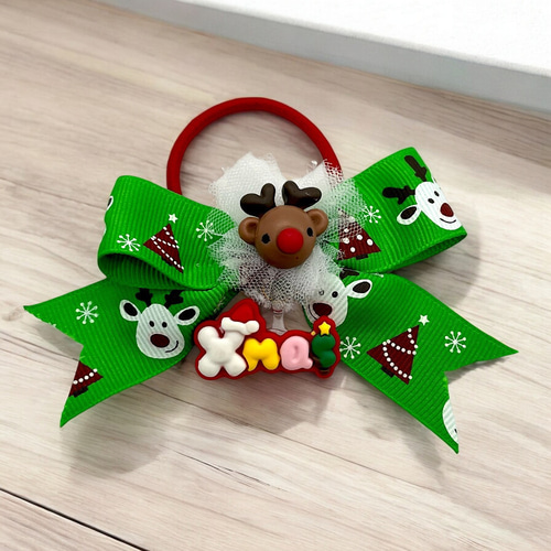 超絶かわいい♡クリスマス🎄ヘア リクエストありがとうございました♡♡ このアレンジしたら ぺいちゃんも大喜び♡♡ずーっと鏡見て可愛いー💓って言ってる😍 三つ編みだけでできるから 是非やってみてね♡♡ ✳︎＿＿＿＿＿＿＿＿＿✳︎ ３姉妹ママのゆきです🎀✨＼ママが髪の毛、可愛くしてくれた🥰子供が喜んでくれると嬉しいですよね♡ その喜びが記憶として思い出に残せるよう 頑張るママの背中を押します♡