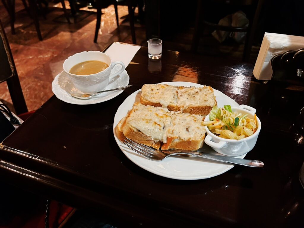 神保町の人気喫茶店「さぼうる」に行ってきた！さぼうるでおすすめのフードやドリンクを徹底解説はらへり