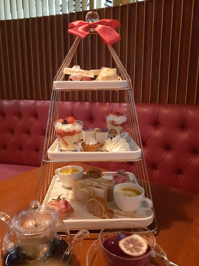 ハリー・ポッターと賢者の石』をイメージしたスイーツ＆セイボリー！ワーナー ブラザース スタジオツアー東京 -メイキング・オブ・ハリー・ポッター「1周年アニバーサリー アフタヌーンティー」