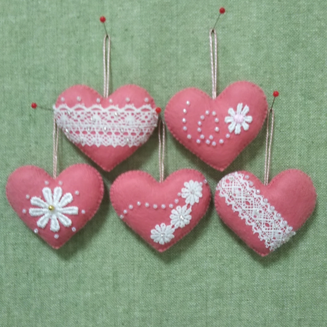 Amazon.co.jp: 24個 バレンタイン フェルト ハート オーナメント バレンタインデー フェルト ハンギング ハート 装飾 フェルトアウトドア ハート デコレーション レッド ピンク ツリー フェルト ハート バレンタイン オーナメント ウェディング パーティー