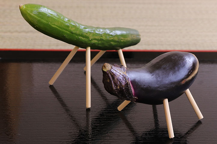 お盆の精霊馬は、なぜキュウリとナス？ 飾り方や由来を子どもにわかりやすく解説HugKum はぐくむ