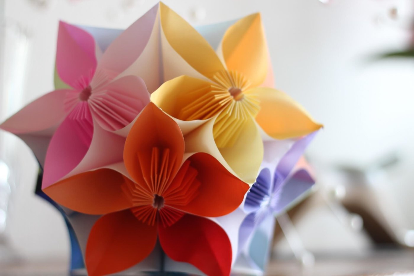 フラワーペーパーで誕生日パーティーを盛り上げよ！数種類の花の作り方、教えます。誕生日プレゼント BIRTHDAYS誕生日ポータル ONEBIRTHDAYS