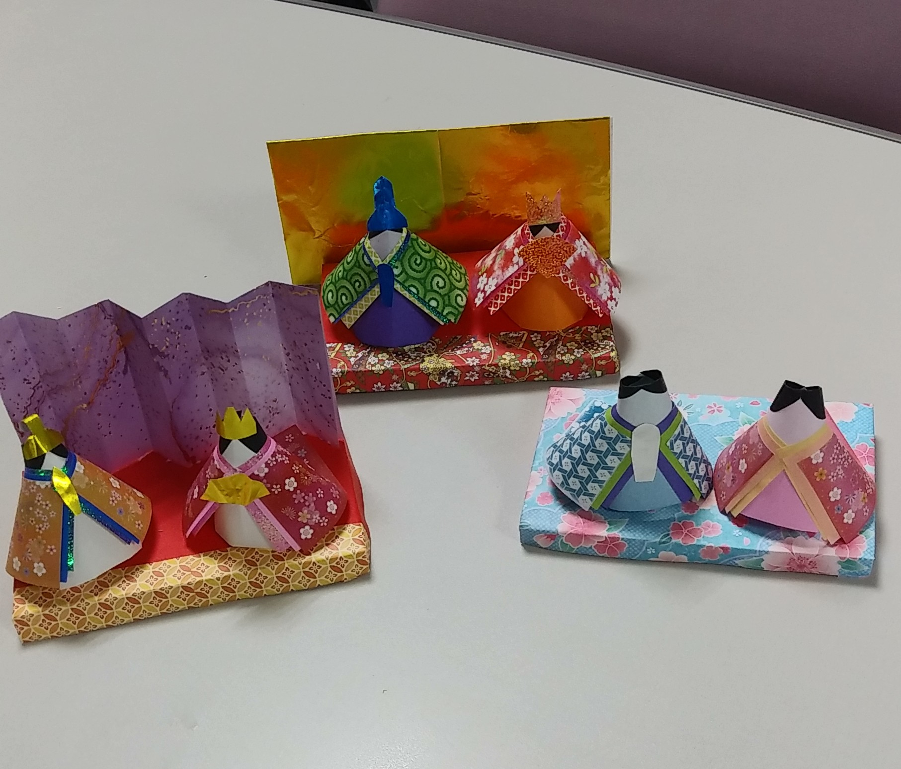 折り紙 ひな祭り 扇の雛人形 Origami fan with Japanese kimono doll折り紙 origami おりがみ 紹介した 折り紙はYouTubeで折り方を見ることが出来ます。 プロフィールにリンクがあります You can see how to fold origamion my YouTube channel. Designed by NiceNo1