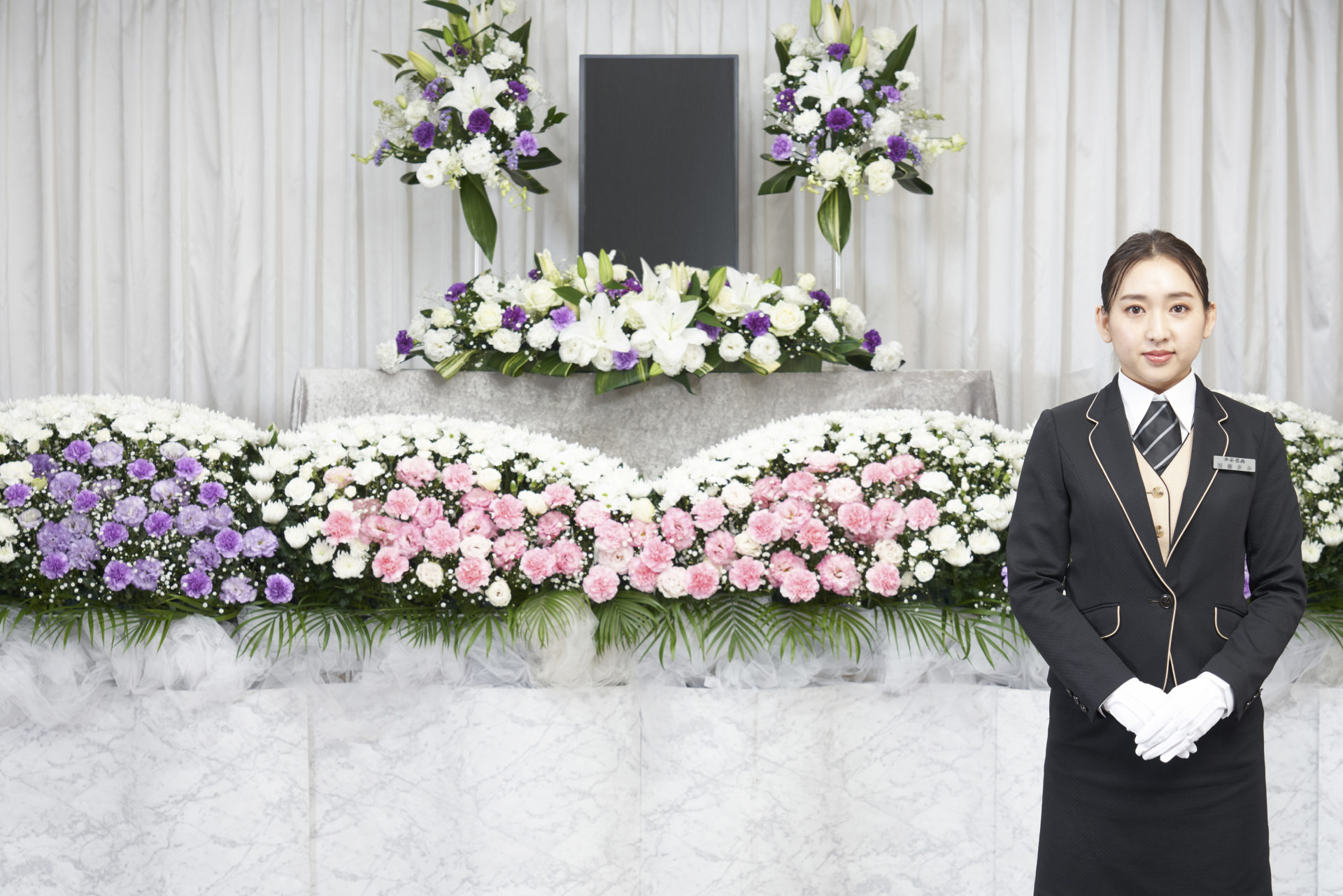 葬式のネクタイ選びの注意点とは？結び方や服装のマナーも解説ANSWER