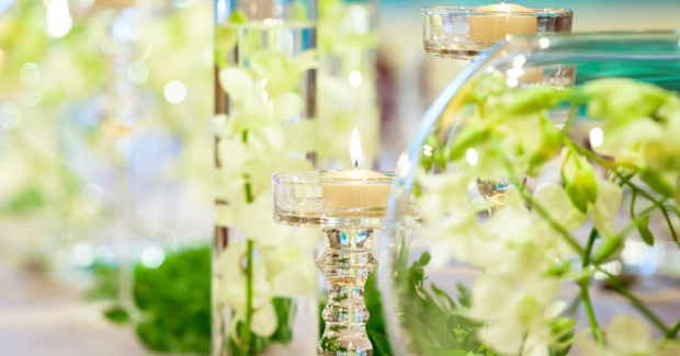 結婚式のお花選び♡人気のお花とテーブル装花のコーディネートアイデアをご紹介♩ウェディングニュース