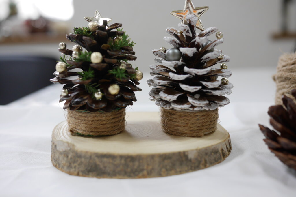 大きな松ぼっくりのクリスマスツリー クリスマスツリー 松ぼっくり クリスマス 飾り 卓上 ドライフラワー Luce tenera 通販15058155Creema クリーマ