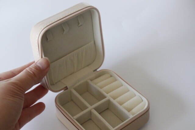 ダイソーの丸箱DIY♡リネンと素敵なモダンカリグラフィーつぐみカルトナージュ～2匹の愛猫とほっこりふたり暮らし～