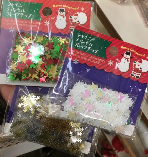 玄関やお部屋にクリスマスの飾りを！100均オーナメントで簡単手作り クリスマスツリーon キャンバスSunny's Life~お気にいりと暮らす毎日