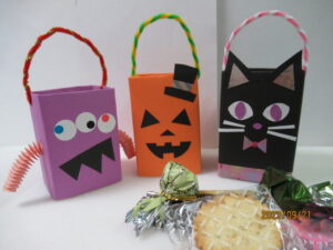 ハロウィーンのお菓子入れ、紙皿や牛乳パックで簡単製作みんなの幼児と保育