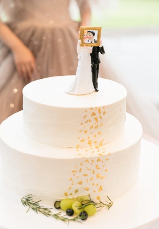 アーティスティックな雰囲気が魅力！油絵ウェディングケーキとは全国の手作り結婚指輪ショップ探しMadey メイディ