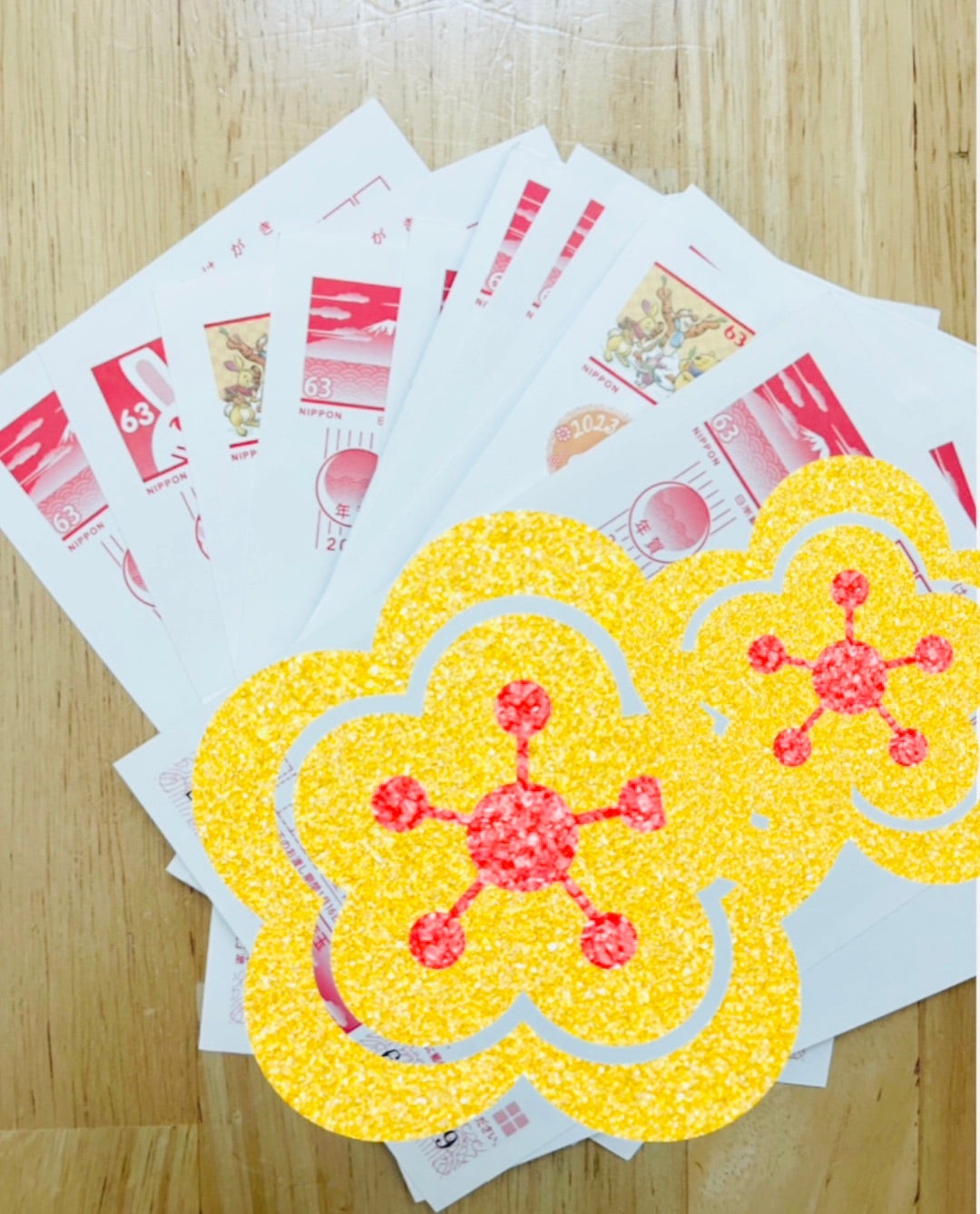 ◎スマホで年賀状™にmtデザインが登場🎍✨ スマートフォンやパソコンからお手軽に年賀状を作成できる「スマホで年賀状™」にｍtコラボデザインがデビューしました🎊今回登場したオリジナルの年賀状デザインは、 全部で14種類23バリエーション。 ｍtデザインの年賀状にご