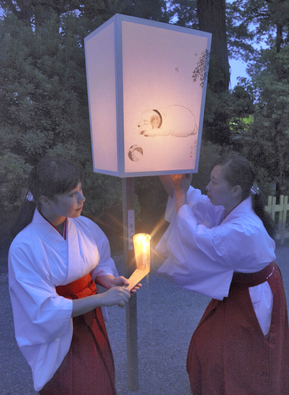 鎌倉市 2025年 鶴岡八幡宮 ぼんぼり祭 8月6日～9日開催湘南人