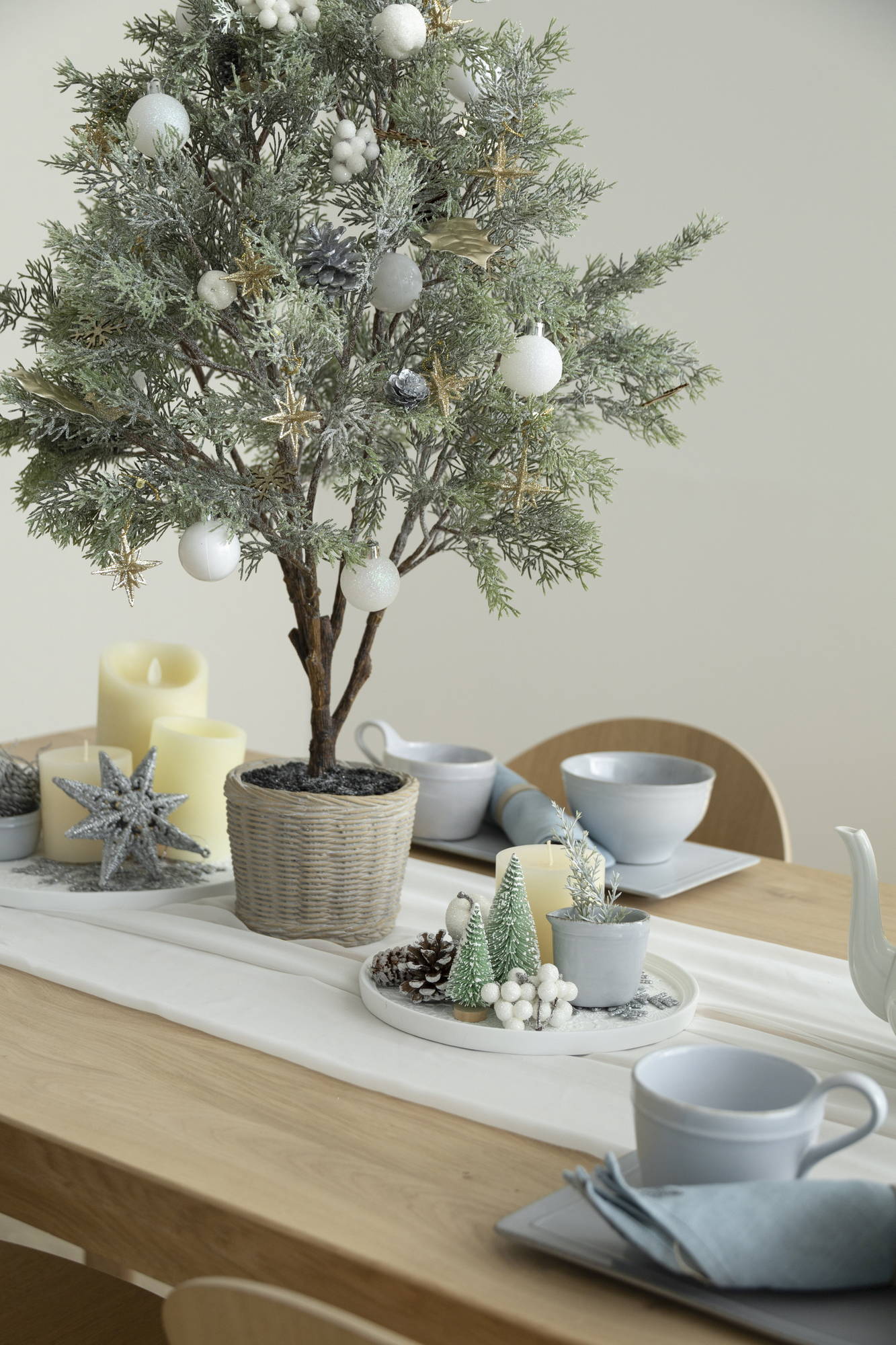 簡単！華やか！ 100均アイテムで作るクリスマスのテーブルコーディネート - たべぷろ