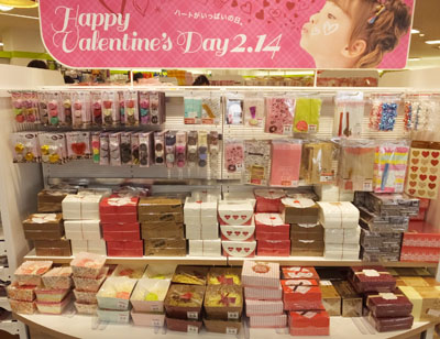 ダイソーバレンタインラッピング2024💌クマ🐻デザイン多数出没❤️ ダイソーバレンタインラッピンググッズ2024年版をブログにリライトアップしました⤴️ 今年のダイソーのメインデザインは 🩷クマ 🩷ミニー 🩷スイーツ 🩵宇宙 🩵フラワー＆ハートなどなど沢山