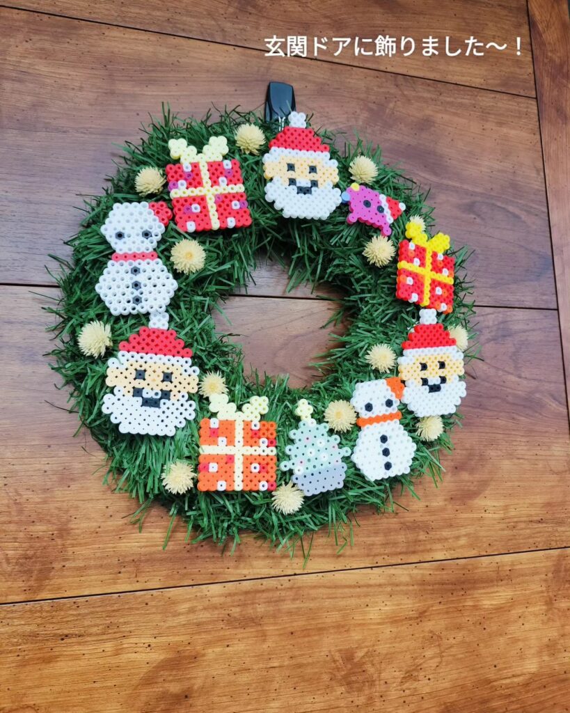 真似したくなる！手作りクリスマスリースのデザイン例43選 100均アイテムのみで作れる作例もRoomClip mag暮らしとインテリアのwebマガジン