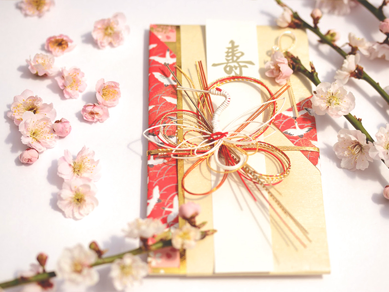 婚礼祝儀袋10月と11月は結婚式を挙げる時期として 1年で最も人気が高い月です 大切な方のお祝いの場面に 鳩居堂の祝儀袋はいかがでしょうかデザインも色々と取り揃えております ・スィートガーデン 660円 ・大人の祝儀袋 青海波 880円 ・菊尽くし 660円 ・白モミ 660