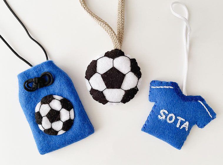 手作りフェルトかえるで作る可愛い部活お守りの作り方とアイデア