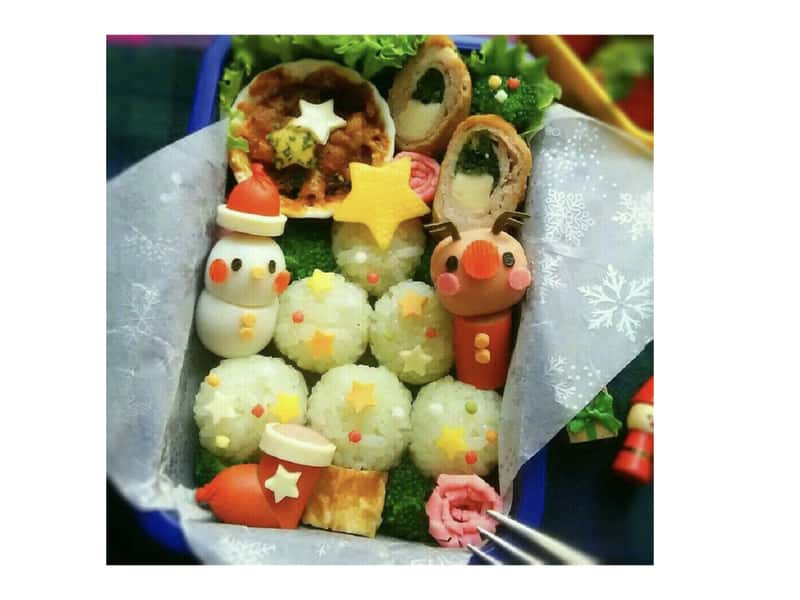 kodomo_bento.recipe ←他の投稿はこちらから 可愛すぎるクリスマス弁当🎄✨ カラフルなスノーマン達がとっても素敵☃️❄️ ⁂「どんな お弁当作ろうかな」が30秒で解決！ ⁂ キャラ弁デコ弁のレパートリーを増やせる！ ⁂ 簡単時短の朝昼夜ごはんが叶う！ ぜひ