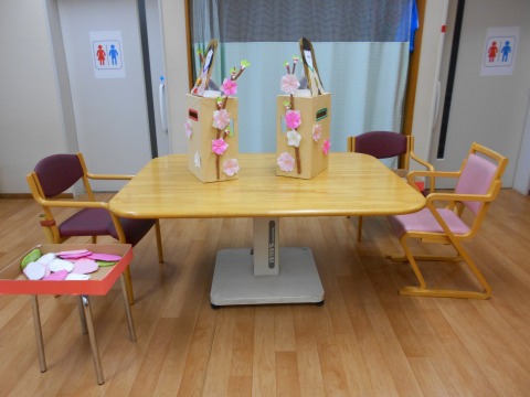 高齢者向け ひな祭りにおすすめのレクリエーション7選！明日の介護をもっと楽しく 介護のみらいラボ 公式