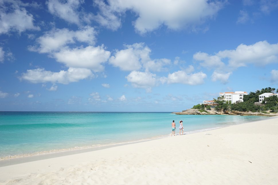 真夏の夜の夢 松任谷由実 歌詞の意味を考察、解釈する