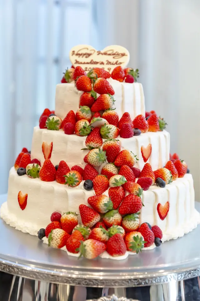 オリジナリティ溢れたウェディングケーキブルーグレース大阪 スタッフブログ