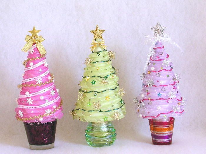 壁面に手作りクリスマスツリーで壁飾りInterior Design Box 海外の使えるインテリア術