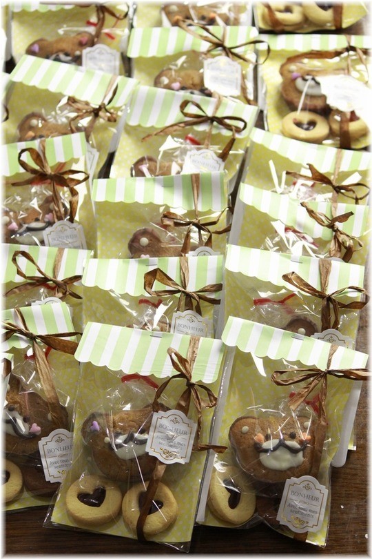 第４回 100円グッズで簡単！バレンタインラッピングはドライフラワーの小花添えで贈り物上手に暮らしとおしゃれの編集室