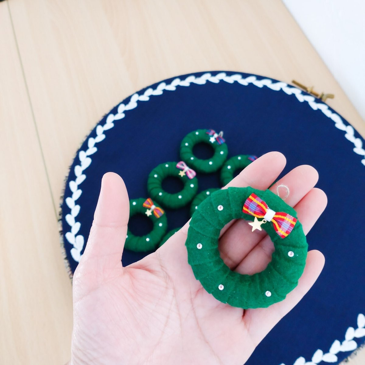 ブローチ 手作り100均 クリスマスTikTok