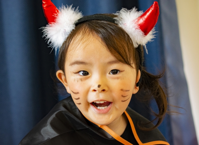 ハロウィンメイクのやり方！簡単かわいい目元＆ガチな傷口風メイクの方法もLIPS