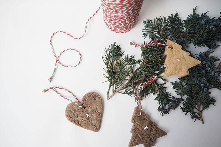 クリスマススツリー ホワイトクリスマス レッド ゴールド 手作り クリスマス リース ホワイトツリー 置物 飾り 装飾 ディスプレイ 店舗装飾インテリア デコレーション かわいい プレゼント クリスマスプレゼント 赤 おしゃれ 玄関 サンタ サンタクロース Christmas 228