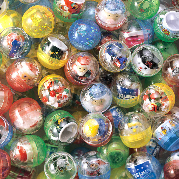 簡単DIY ガチャガチャのカプセルをリメイク♡スクイーズのオーナメントの作り方