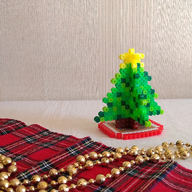 クリスマスのアイロンビーズ図案アイロンビーズ