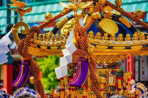 立ち並ぶ屋台 夏祭りのフリー写真素材・無料画像